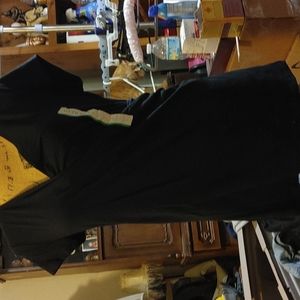 Black shirt and skinny jeans